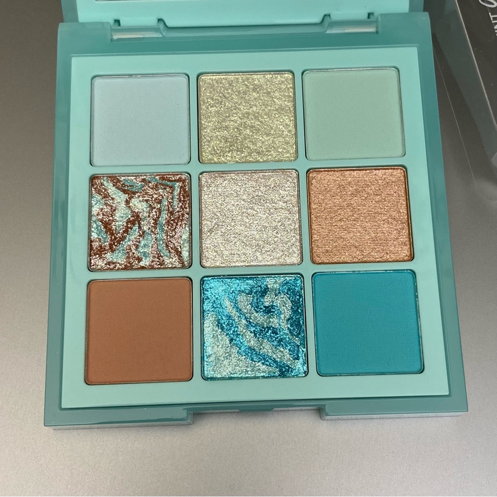 Huda Beauty Pastels Mint Eyeshadow Palette